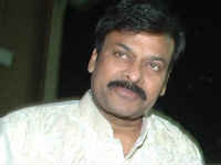 చిరు తీరుపై అప్పుడో మాట ఇప్పుడో మాట!