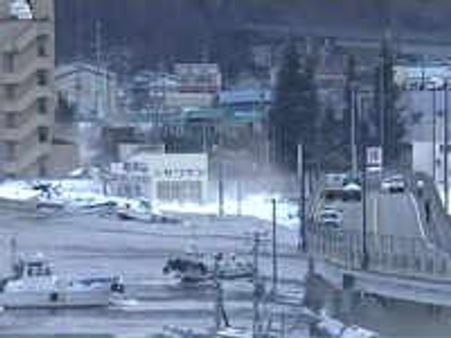 జపాన్ సునామీ మృతులు 1300 మందికి పైగానే, తీవ్ర నష్టం