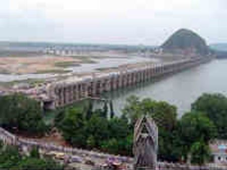 లైంగిక వేధింపుల అధికారి చెంప చెల్లుమనిపించిన మహిళ!