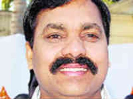 కాంగ్రెస్ నుండి జెడ్పీ చైర్ పర్సన్ కాకాని సస్పెన్షన్ చేసిన డిఎస్