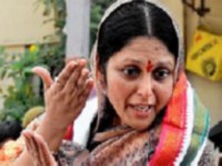 కాంగ్రెసు ఎమ్మెల్యే జయసుధ తిరుగుబాటు, విప్ తిరస్కరణ