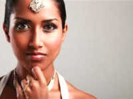 భారత సంతతి మోడల్ పట్ల ఆస్ట్రేలియాలో జాతి వివక్ష