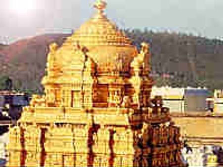 తిరుమలలో భక్తుల ఆందోళన: కాలినడక వచ్చే వారికి నిరాకరణ