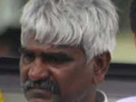 సిఎంను కలిసిన దివంగత వైయస్ వ్యక్తిగత కార్యదర్శి సూరీడు