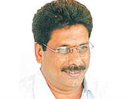 వైయస్ జగన్ వెంట సంఘ విద్రోహ శక్తులు: ఆనం వివేకానందరెడ్డి