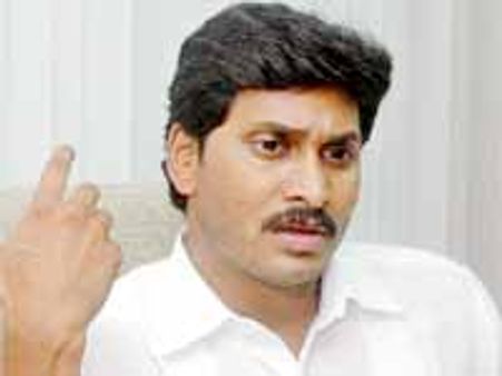సిఎం ఆఫీసుపై జగన్ వర్గం ఫిర్యాదు: పెండింగులో ఫలితం