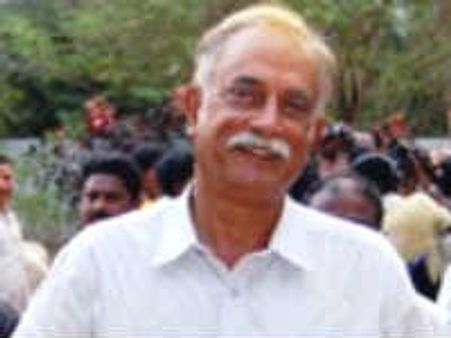 వివేకాను బర్తరఫ్ చేయాలి, జగన్ వర్గంను సస్పెండ్ చేయాలి: టిడిపి