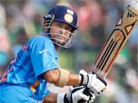 సచిన్ ఆట తప్పుల తడక