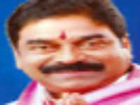 కావేటి అనుచరుల బైక్ ర్యాలీ అడ్డుకున్న తెలంగాణవాదులు, ఉద్రిక్తం