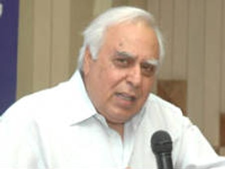 జన్ లోక్‌పాల్ బిల్లుపై లేఖ మాత్రమే విడుదల చేస్తాం: కపిల్ సిబాల్