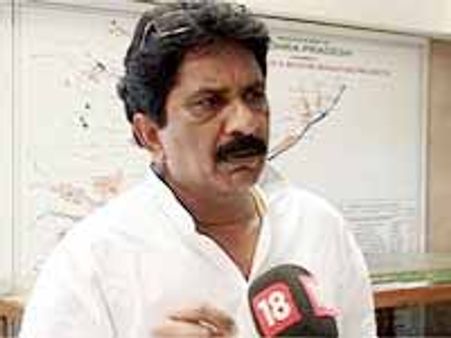 నా పరిస్థితి ఏ రాజకీయ నాయకుడికి రాకూడదు: ఏడ్చేసిన సబ్బం హరి