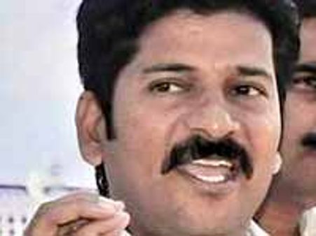 సమైక్య రాష్ట్రానికి సిఎం కావాలని కెసిఆర్ ప్రయత్నాలు: రేవంత్ రెడ్డి