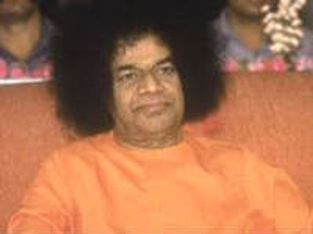 సత్య సాయిబాబా బందీ అయ్యారా, నమ్మినవారే మోసం చేశారా?