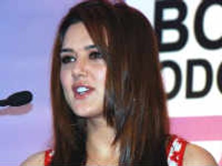 బాలీవుడ్ బామ ప్రీతి జింటా చిందులు