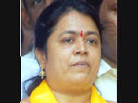 పార్లమెంటు సభ్యురాలు గుండు సుధారాణి తనయుడా, మజాకా?