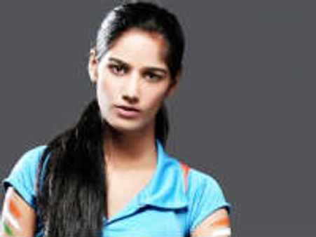 పూనం పాండే ట్విస్టులెందుకో!