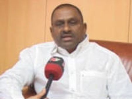 మంత్రి డిఎల్‌పై హెచ్‌ఆర్సీలో వైయస్ జగన్ వర్గం ఫిర్యాదు