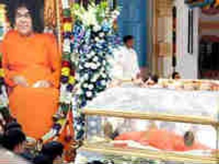 పుట్టపర్తి సత్య సాయి మృతిపై మరో వివాదం, శవపేటిక ఆర్డర్‌పై దుమారం