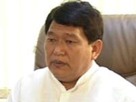 అరుణాచల్ ప్రదేశ్ సిఎం దోర్జీ ఖండు క్షేమం, భూటాన్‌లో దిగిన హెలికాప్టర్