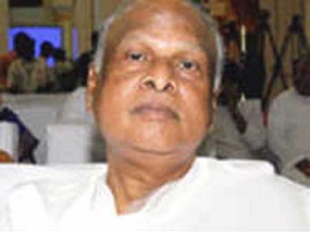 వైయస్ జగన్ తనది హీరోయిజం అనుకుంటున్నారు: పాలడుగు వెంకట్రావు