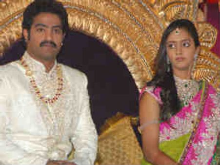 జూనియర్ ఎన్టీఆర్ ముహూర్తం సమయంలో ఐదువేల పెళ్లిల్లు