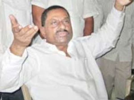 జగన్ సాక్షి రిపోర్టర్లలో గుండాలు, వారి నుండి ప్రాణహాని ఉంది: డిఎల్