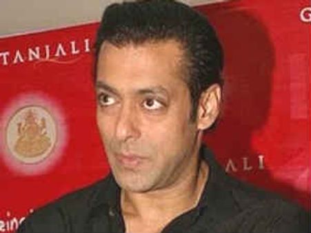 ఆసిన్‌ను భయపెట్టిన సల్మాన్ ఖాన్