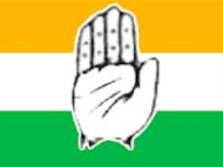 తమిళనాడులో కాంగ్రెసుకు ఎదురుదెబ్బ: నాలుగింటిలోనే ఆధిక్యం