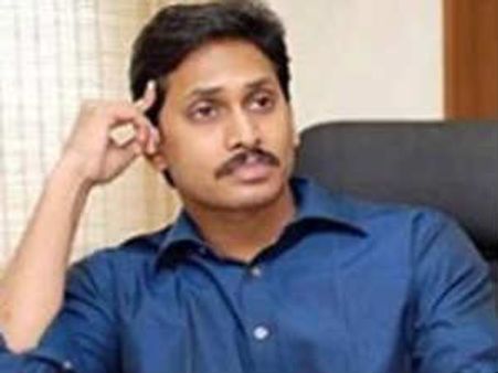 డైలమాలో వైయస్ జగన్ క్యాంప్ ఎమ్మెల్యేలు, గ్యారంటీ ఇవ్వని జగన్?