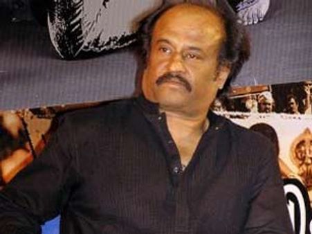 రజనీకాంత్‌కు మూత్రపిండాల మార్పిడి జరగలేదు: ధనుష్ వెల్లడి