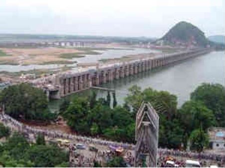 జడ్జిపై ఆరోపణలకు లాయర్‌కు జైలు, విజయవాడ కోర్టులో విచిత్రం