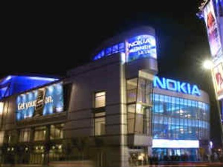 నోకియాని స్వాదీనం చేసుకునే దిశగా పావులు కదుపుతున్న శ్యామ్‌సంగ్