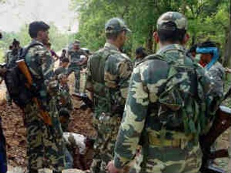 మందుపాతర పేల్చిన నక్సలైట్లు, చత్తీస్‌గడ్‌లో పది మంది జవాన్ల మృతి