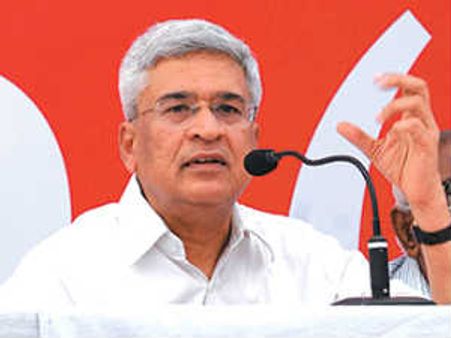 తెలంగాణ అంశాన్ని తేల్చాల్సిందే, మా వైఖరి అదే: ప్రకాష్ కారత్