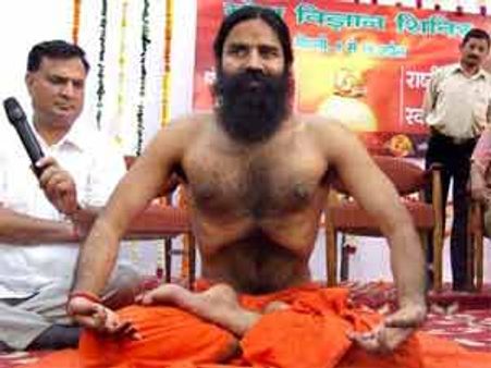 ఆస్పత్రి నుంచి బాబా రామ్‌దేవ్ డిశ్చార్జీ, పోరాటం ఆగదని ప్రకటన