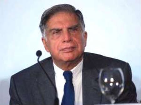 పుట్టపర్తిలో రతన్ టాటా: ట్రస్టు సభ్యులపై మాజీ మంత్రి నాగిరెడ్డి ధ్వజం