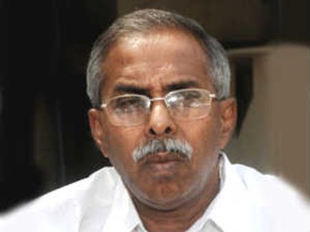 అబ్బాయ్ వైపు వైయస్ వివేకా చూపు?