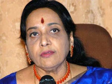 హైకోర్టుకు అలనాటి నటి జమున కూతురు, అల్లుడు