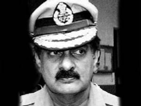 కొత్త పోలీసు బాస్ దినేష్ రెడ్డి, అరవింద్ స్థానంలో