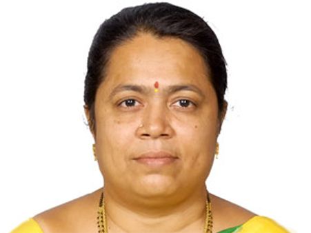 ఎంపీ గుండు సుధారాణి రాజీనామా, కౌంట్ 136