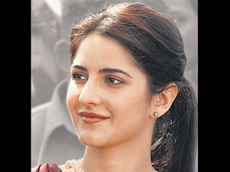 బిజెపి రాజనీతి: రాజకీయాస్త్రంగా కత్రినా కైఫ్