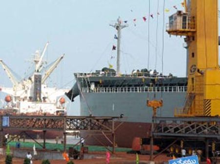 అక్రమ మైనింగ్, కృష్ణపట్నం ఓడరేవుపై నీలినీడలు