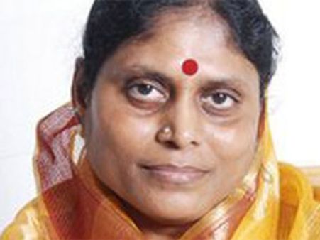 జగన్ పార్టీని వైయస్ విజయమ్మ నడపాల్సిందేనా?