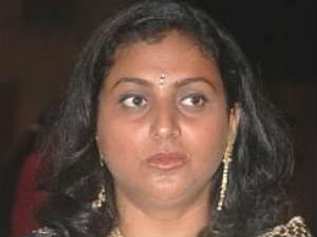 వైయస్ మృతి గురించి కిరణ్‌కు ముందే తెలుసు: రోజా