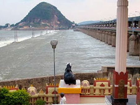 రూ.50 కోట్లతో బోర్డు తిప్పేసిన చిట్‌ఫండ్ కంపెనీ