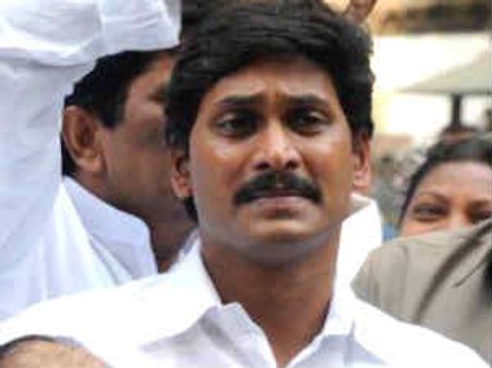 సిబిఐ దాడులు కక్ష సాధింపు: వైయస్ జగన్