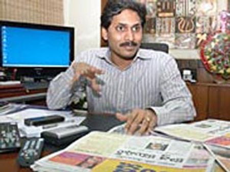 జగన్ 'మాయాజాలం' వెనుక అతడే?