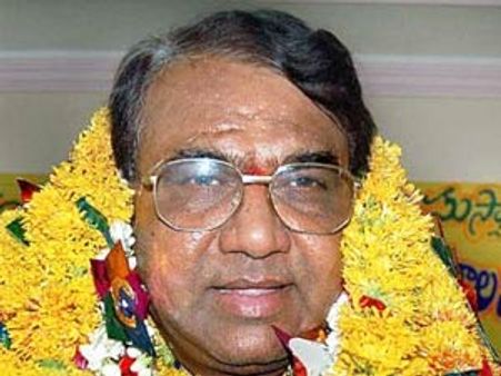 తెరాస నేత పోచారం శ్రీనివాస రెడ్డి అరెస్టు, ఉద్రిక్తం