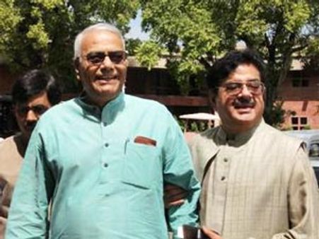 రాజీనామాలకు యశ్వంత్ సిన్హా, శతృఘ్న సిన్హా రెడీ