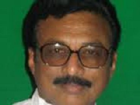 జగన్ ఎఫెక్ట్: కాంగ్రెసుపై ఎంపి సాయి ప్రతాప్ నిరసన